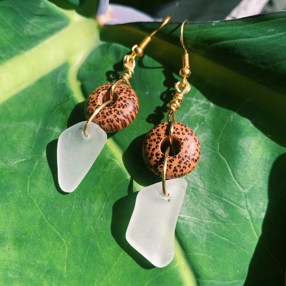 *SOLD*Sea Glass& African Bead Earrings - Picture 1 of 3